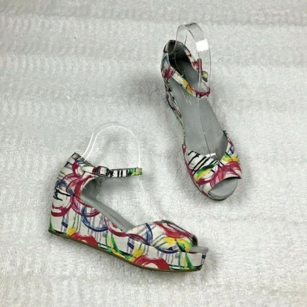 TOMS White Paint Canvas Platform Sandals Size 7.5